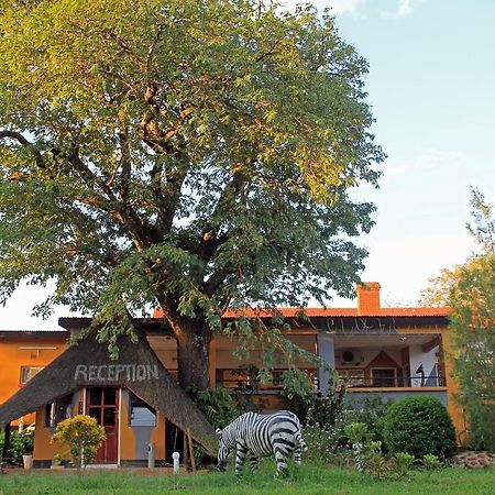 Golden Days Lodge Livingstone Exteriör bild