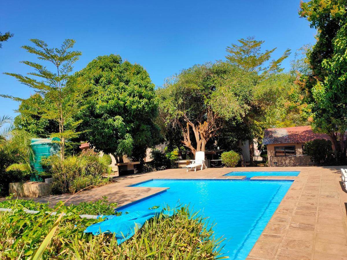 Golden Days Lodge Livingstone Exteriör bild