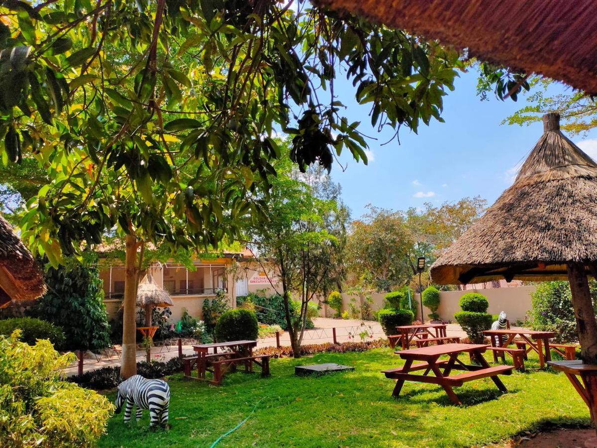 Golden Days Lodge Livingstone Exteriör bild