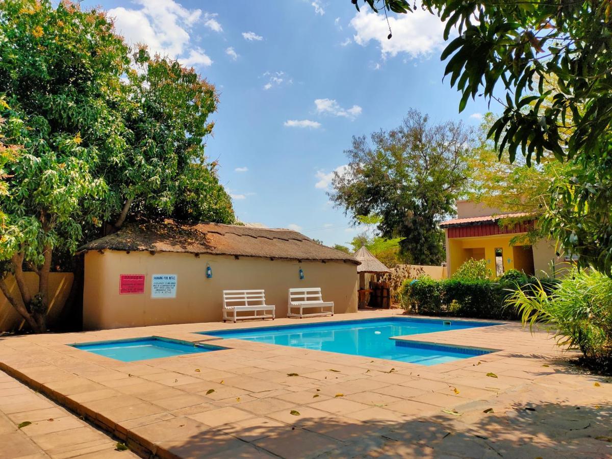 Golden Days Lodge Livingstone Exteriör bild