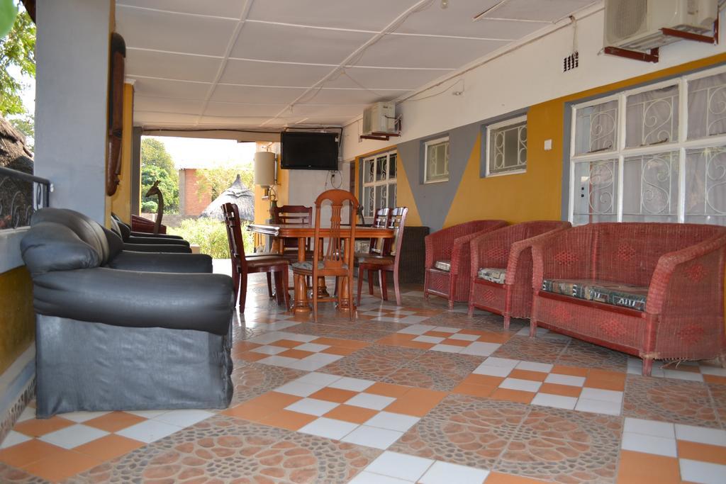 Golden Days Lodge Livingstone Exteriör bild