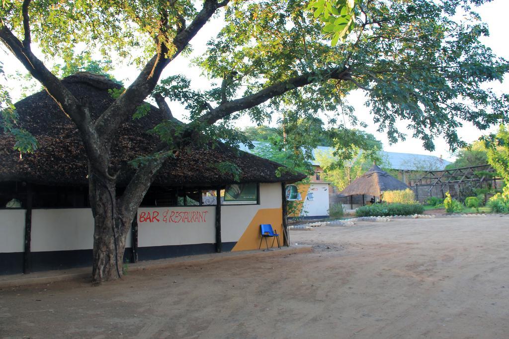 Golden Days Lodge Livingstone Exteriör bild
